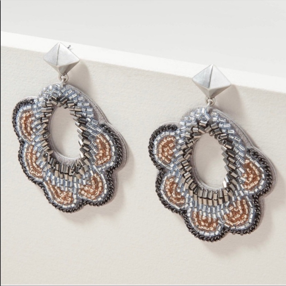 Stella & Dot Dove Statement Earring in Gray